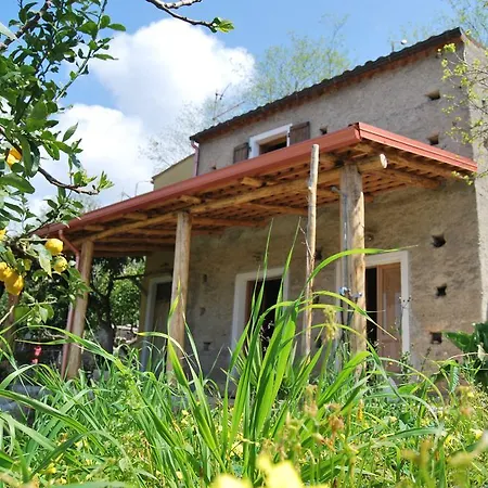 לינה וארוחת בוקר Al Melograno בלמונטה קלברו